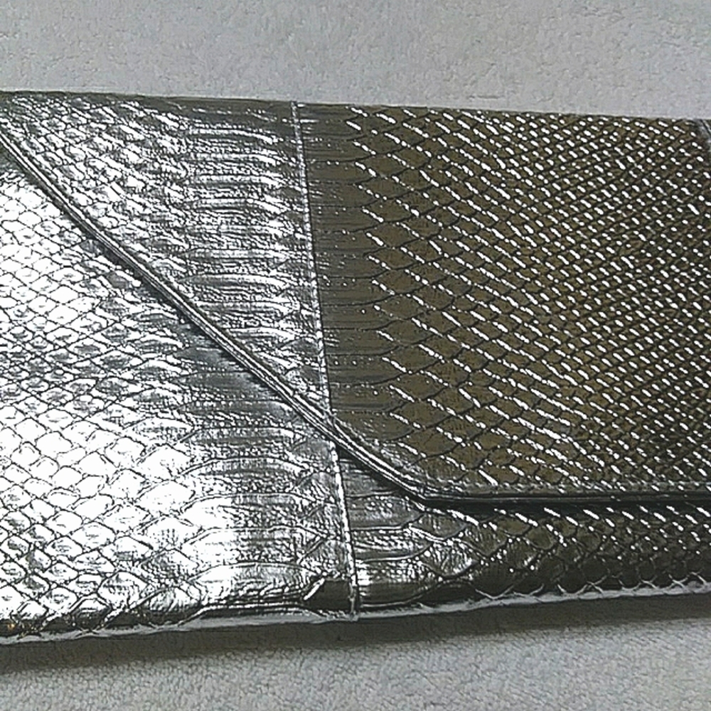 Snake Skin Pattern Envelope Clutch - Picture 2 of 4